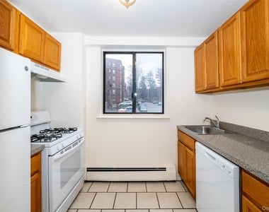 7 Lake Street - Photo Thumbnail 11