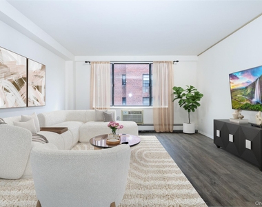 7 Lake Street - Photo Thumbnail 2