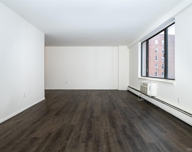 7 Lake Street - Photo Thumbnail 9