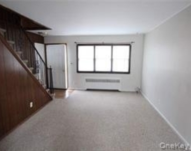 23 Jamaica Avenue - Photo Thumbnail 5