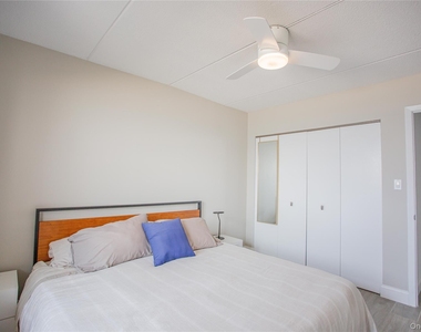 230 W Broadway - Photo Thumbnail 17