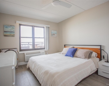 230 W Broadway - Photo Thumbnail 16