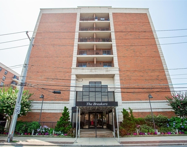 230 W Broadway - Photo Thumbnail 1