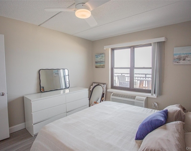 230 W Broadway - Photo Thumbnail 18