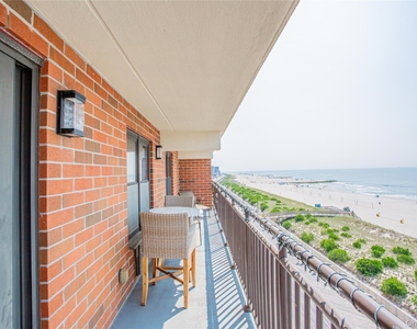 230 W Broadway - Photo Thumbnail 10
