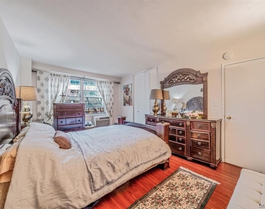 61-25 97th St - Photo Thumbnail 12