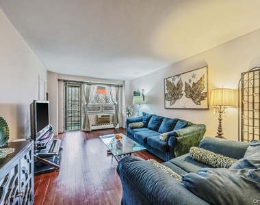 61-25 97th St - Photo Thumbnail 5