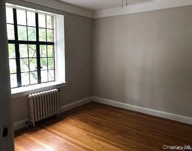 2 Westchester Avenue - Photo Thumbnail 4