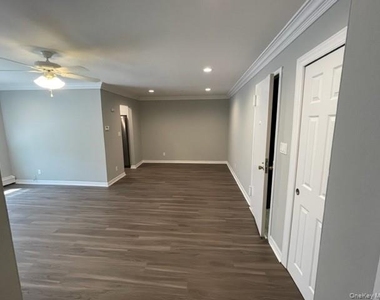 91 South Clinton Avenue - Photo Thumbnail 6