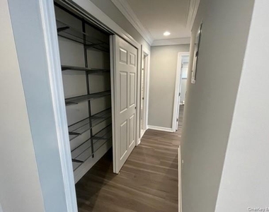 91 South Clinton Avenue - Photo Thumbnail 5