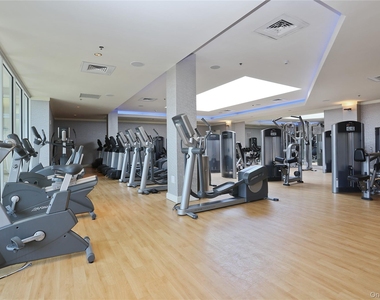 1 Renaissance Square - Photo Thumbnail 25