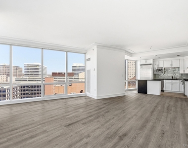 1 Renaissance Square - Photo Thumbnail 11