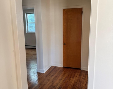 29 Spring Street - Photo Thumbnail 3