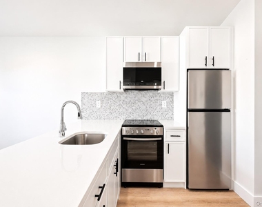 9 Lagrange Avenue - Photo Thumbnail 3