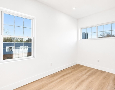 9 Lagrange Avenue - Photo Thumbnail 6