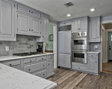 14 Buckingham Place - Photo Thumbnail 21