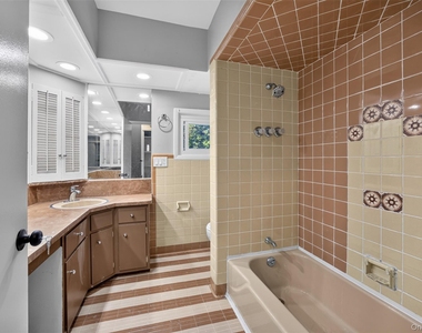 10 Washington Avenue - Photo Thumbnail 15