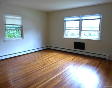 6 Duryea Place - Photo Thumbnail 1
