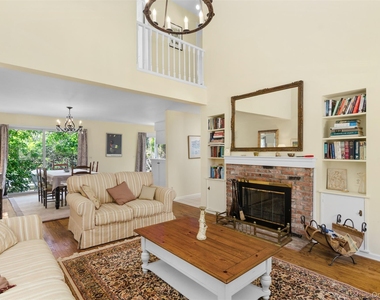 570 Hampton Road - Photo Thumbnail 4