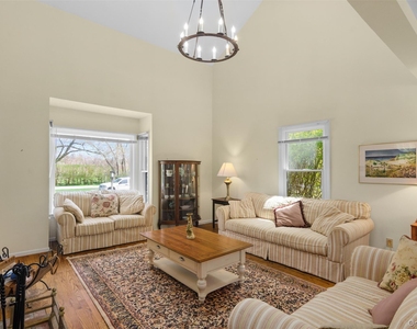570 Hampton Road - Photo Thumbnail 3