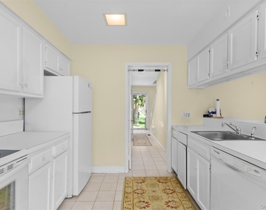 570 Hampton Road - Photo Thumbnail 8