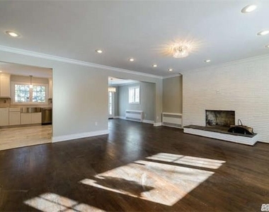 25 Hamilton Place - Photo Thumbnail 1