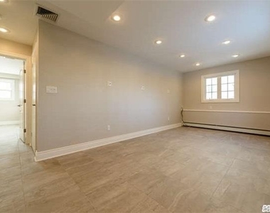 25 Hamilton Place - Photo Thumbnail 13