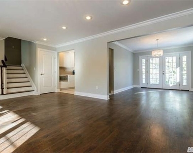 25 Hamilton Place - Photo Thumbnail 3