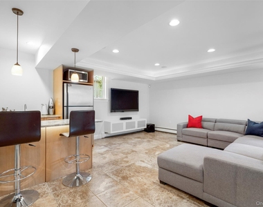 525 Carroll Avenue - Photo Thumbnail 26