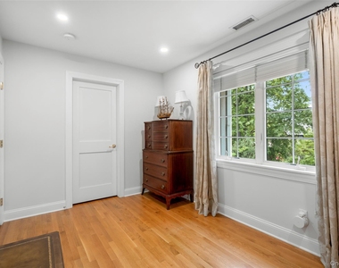 525 Carroll Avenue - Photo Thumbnail 25