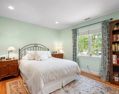 525 Carroll Avenue - Photo Thumbnail 21