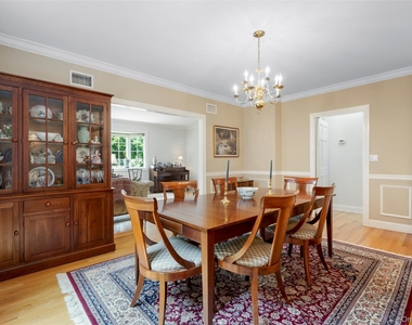 525 Carroll Avenue - Photo Thumbnail 6
