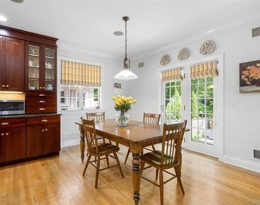 525 Carroll Avenue - Photo Thumbnail 10