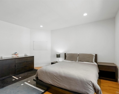 525 Carroll Avenue - Photo Thumbnail 20