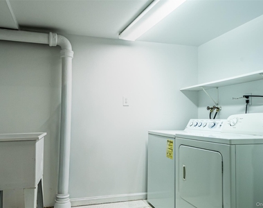 121 Manhasset Avenue - Photo Thumbnail 29