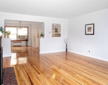 121 Manhasset Avenue - Photo Thumbnail 6