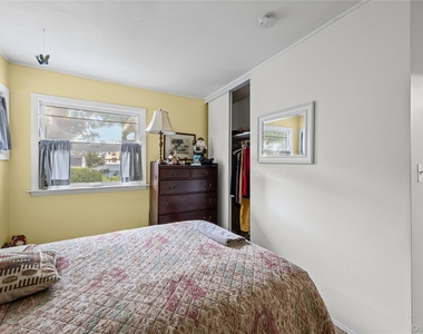 25 Surrey Lane - Photo Thumbnail 7