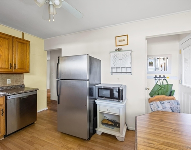 25 Surrey Lane - Photo Thumbnail 18