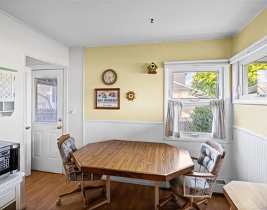 25 Surrey Lane - Photo Thumbnail 17
