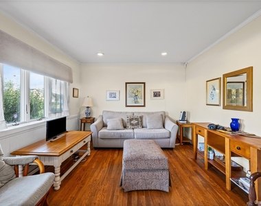 25 Surrey Lane - Photo Thumbnail 4