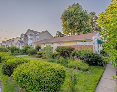 25 Surrey Lane - Photo Thumbnail 2