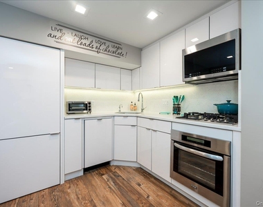 47 E Penn Street - Photo Thumbnail 4