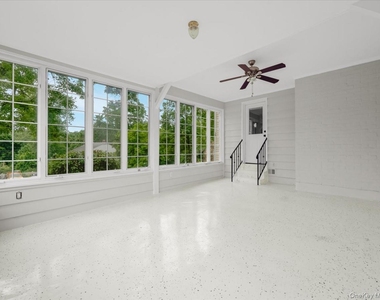 17 Pinewood Road - Photo Thumbnail 15