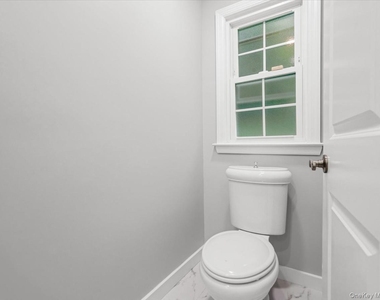17 Pinewood Road - Photo Thumbnail 14