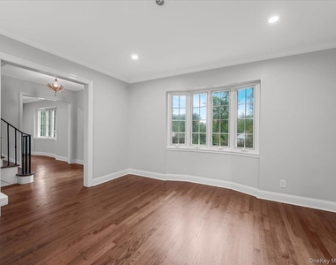 17 Pinewood Road - Photo Thumbnail 6