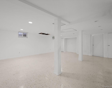 17 Pinewood Road - Photo Thumbnail 28
