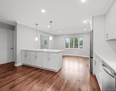 17 Pinewood Road - Photo Thumbnail 11