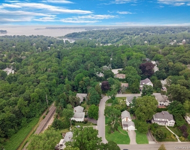 17 Pinewood Road - Photo Thumbnail 43
