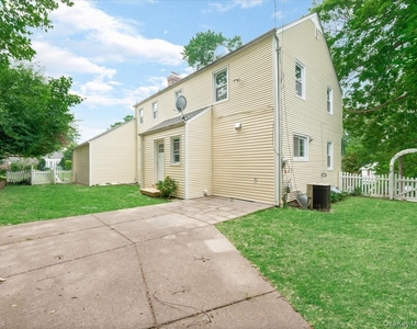 17 Pinewood Road - Photo Thumbnail 34