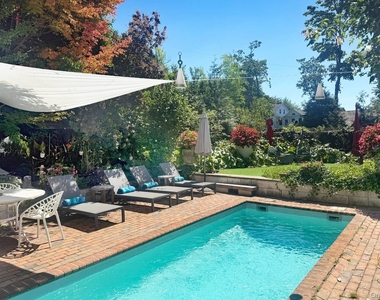 28 Bowden Square - Photo Thumbnail 16